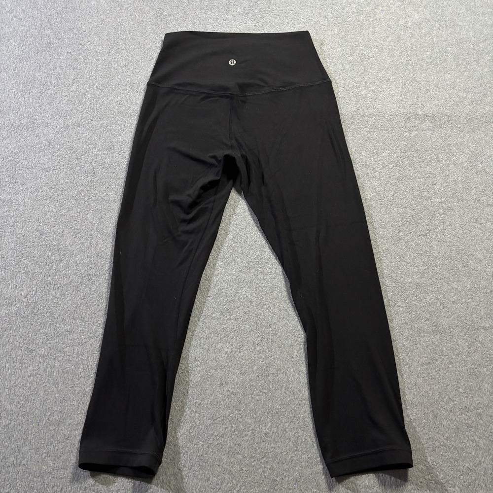 Lululemon Black High Rise Crop Yoga Leggings Size 2 Pocket 22" Inseam